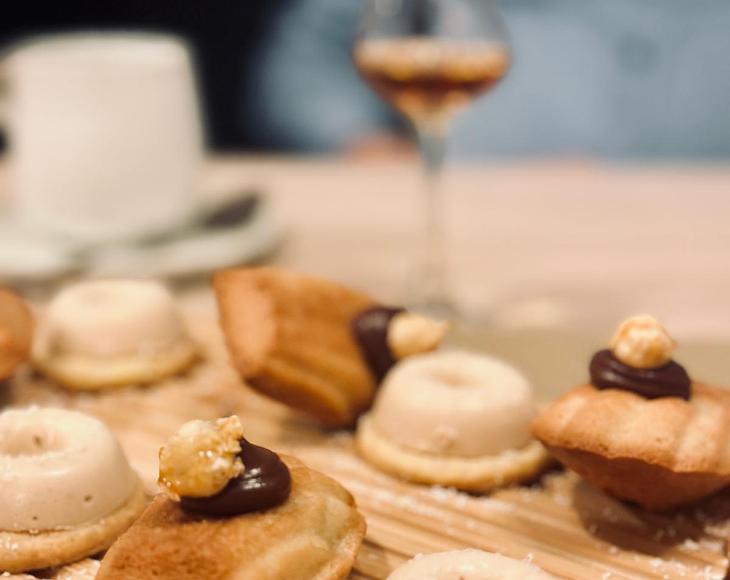 Zoet afsluiters bij de koffie en thee